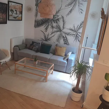 ホームステイ Stuning Appartement2bed Room,70m2- 1minutegare Montparnasse,center,close To Eiffel Tour And Louvre Meusm,front Metro *