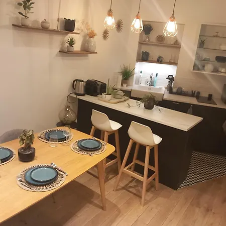 ホームステイ Stuning Appartement2bed Room,70m2- 1minutegare Montparnasse,center,close To Eiffel Tour And Louvre Meusm,front Metro パリ