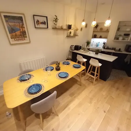 Stuning Appartement2bed Room,70m2- 1minutegare Montparnasse,center,close To Eiffel Tour And Louvre Meusm,front Metro パリ