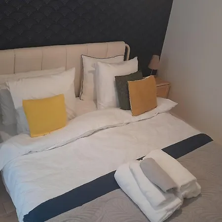 Stuning Appartement2bed Room,70m2- 1minutegare Montparnasse,center,close To Eiffel Tour And Louvre Meusm,front Metro ホームステイ