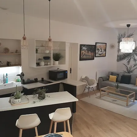 Stuning Appartement2bed Room,70m2- 1minutegare Montparnasse,center,close To Eiffel Tour And Louvre Meusm,front Metro パリ