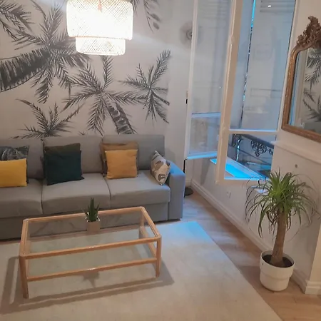 ホームステイ Stuning Appartement2bed Room,70m2- 1minutegare Montparnasse,center,close To Eiffel Tour And Louvre Meusm,front Metro *