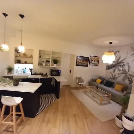 Stuning Appartement2bed Room,70m2- 1minutegare Montparnasse,center,close To Eiffel Tour And Louvre Meusm,front Metro
