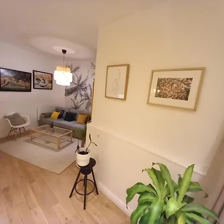 Stuning Appartement2bed Room,70m2- 1minutegare Montparnasse,center,close To Eiffel Tour And Louvre Meusm,front Metro *