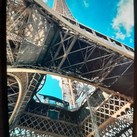 ホームステイ Stuning Appartement2bed Room,70m2- 1minutegare Montparnasse,center,close To Eiffel Tour And Louvre Meusm,front Metro